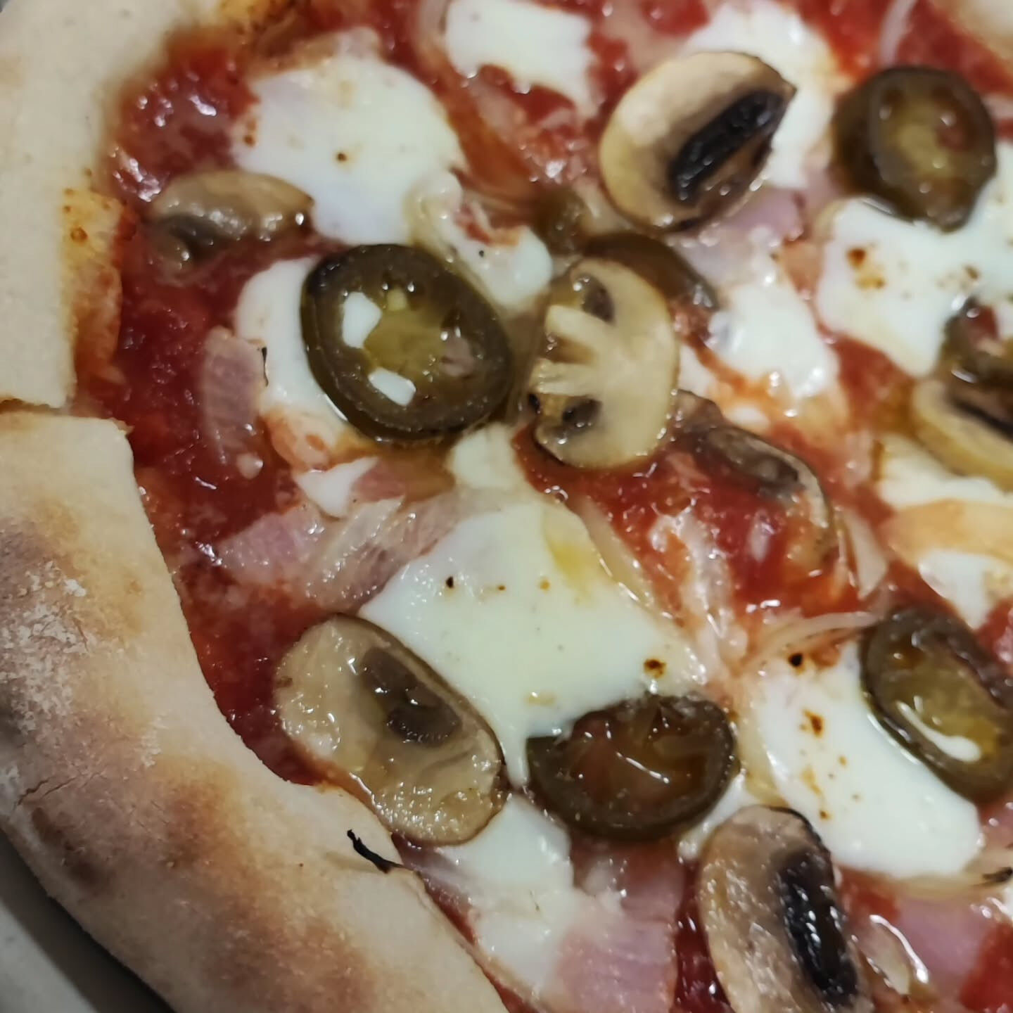🍕✨今日はピッツァハラペーニョを楽しんでいますか？ハラペーニ