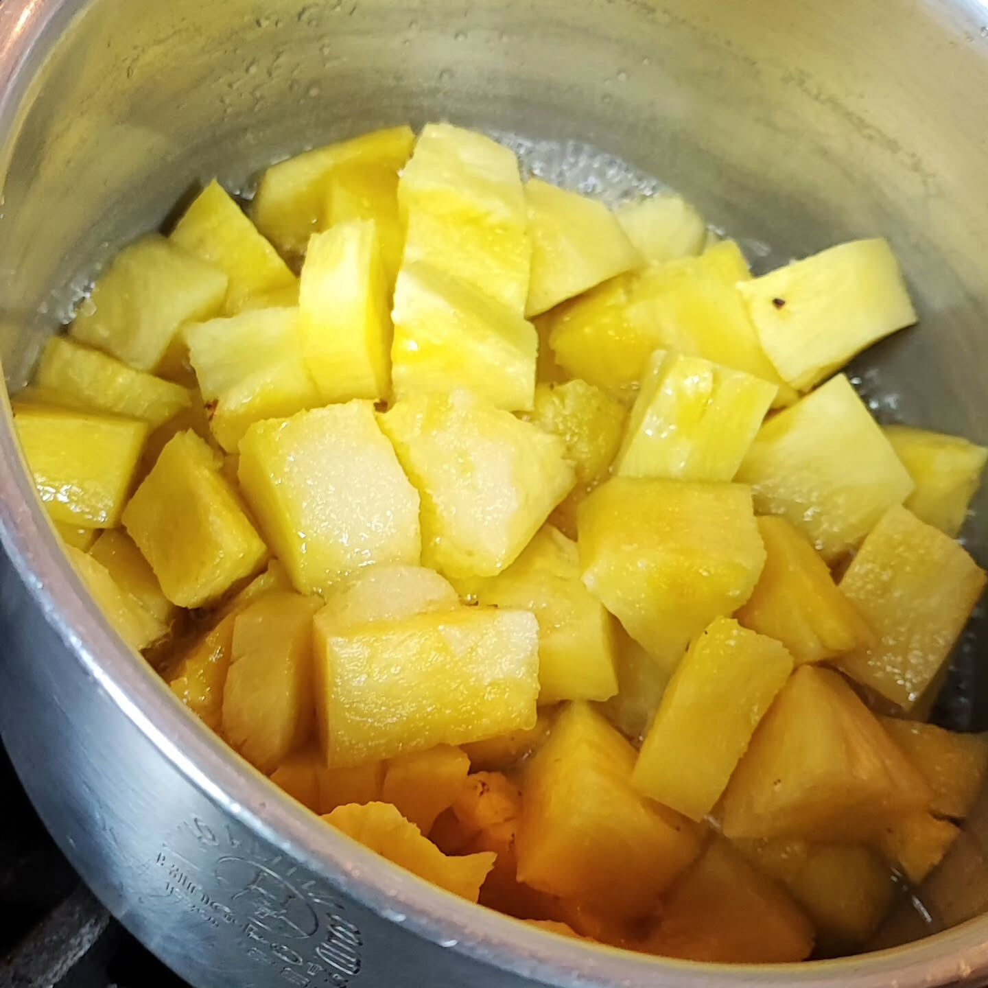 新しいデザート体験が待っているよ！🍍✨ネロオリジナルの新メニ