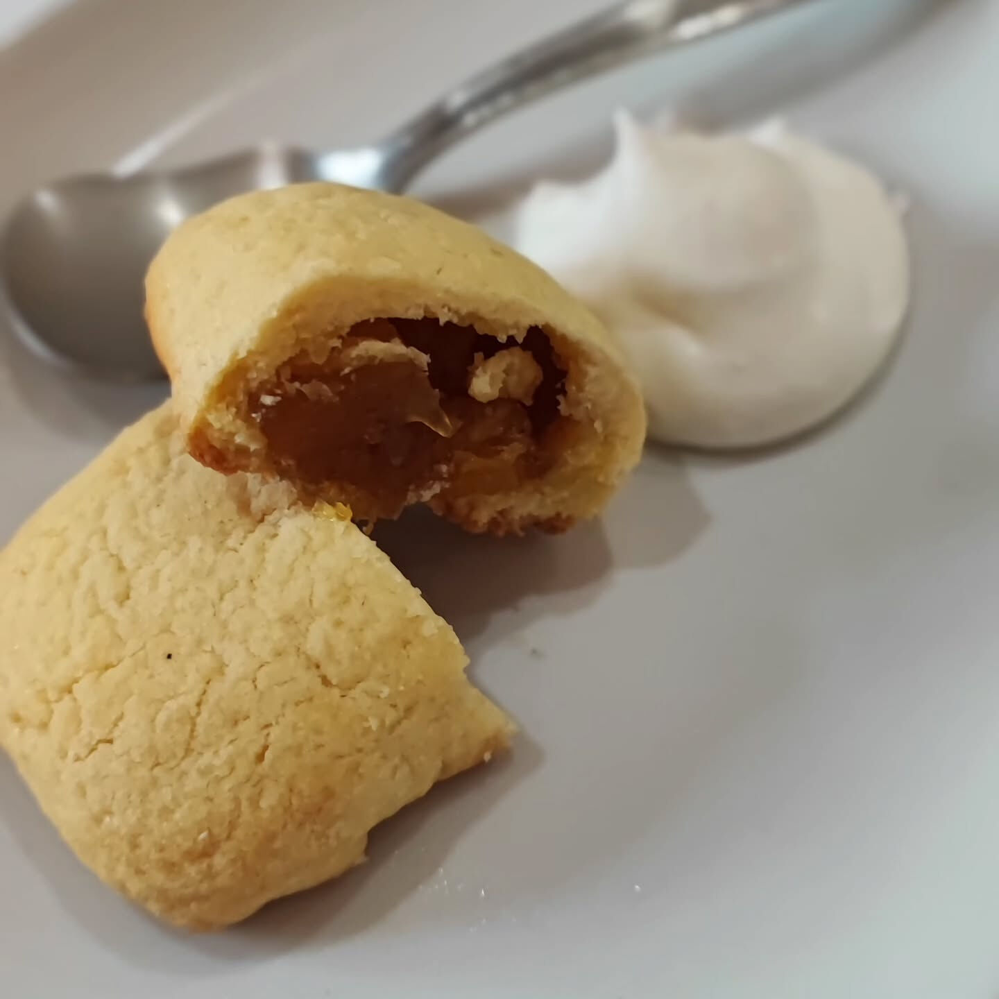 🟡パイナップルケーキ🍍って知ってる？さくさくのクッキー生地の