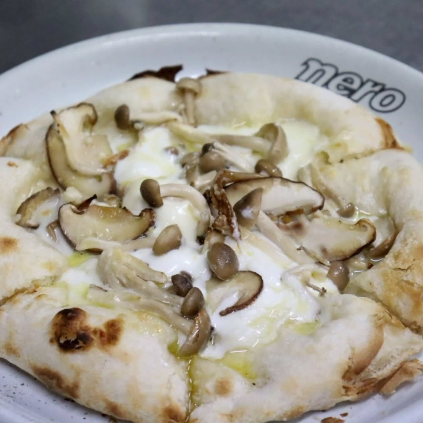 🍕✨ トラットリアネロから新作ピッツァが登場！その名も「きの